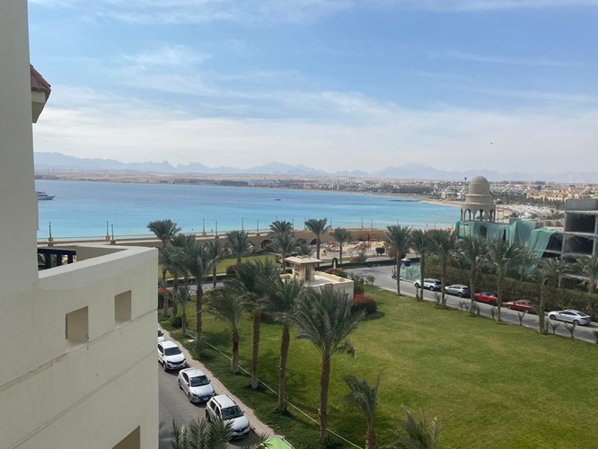 Exquisite 2-Schlafzimmer-Wohnung mit Panoramablick auf das Meer in Hurghada , Ägypten